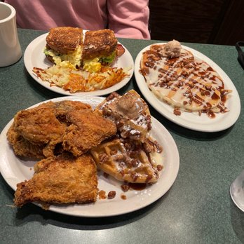Metro Diner - Chicken & Waffles , Avocado Sandwich, Cinnamon Pancake - Breakfast & Brunch Near Me - Columbus, Georgia