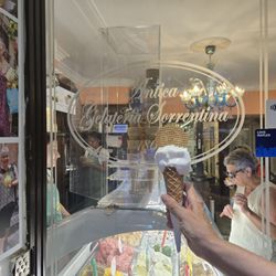 Antica Gelateria - A perfect scoop of limone gelato