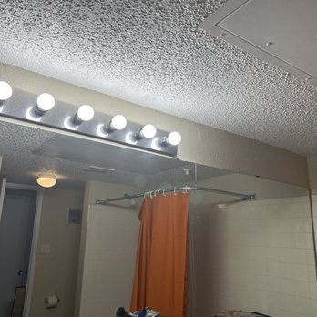 Champion Oaks - Bathroom - Apartments Near Me - Houston, Texas Champion Oaks - Bathroom - Apartments Near Me - Houston, Texas