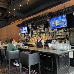 Hill Street Bar & Restaurant