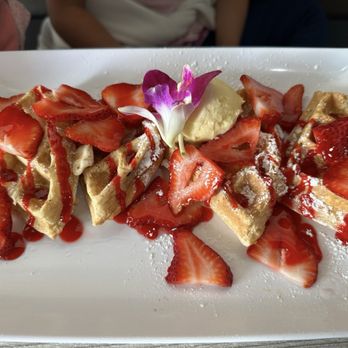 Mexipino Craft - Strawberry waffles - Filipino Near Me - Chula Vista, California Mexipino Craft - Strawberry waffles - Filipino Near Me - Chula Vista, California