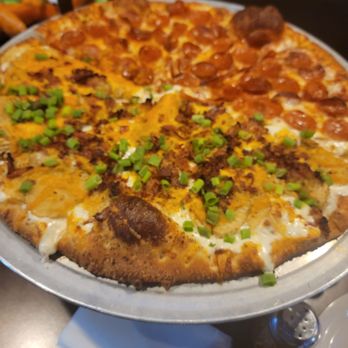 Ojai Pizza Company - Pepperoni and potatoes skin pizza - Pizza Near Me - Oak View, California Ojai Pizza Company - Pepperoni and potatoes skin pizza - Pizza Near Me - Oak View, California