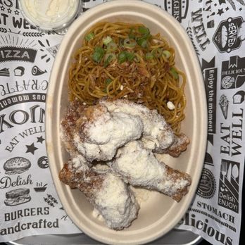 Mango Steen's - Garlic noodle plate with snow cheese wings - Chicken Wings Near Me - Seattle, Washington