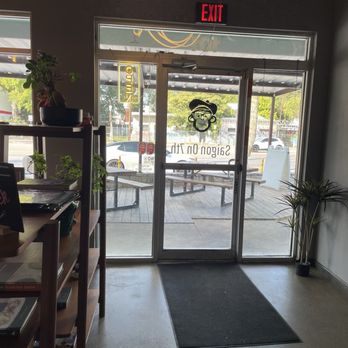 Saigon On 7th - Vietnamese Near Me - Austin, Texas