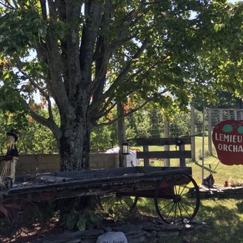 Lemieux's Orchard - Beautiful country entrance - Pick Your Own Farms Near Me - Vassalboro, Maine