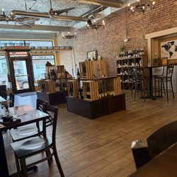 Stave & Cork - Open comfortable atmosphere