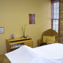 Wellspring Integrative Medicine - Acupuncture treatment room at Wellspring