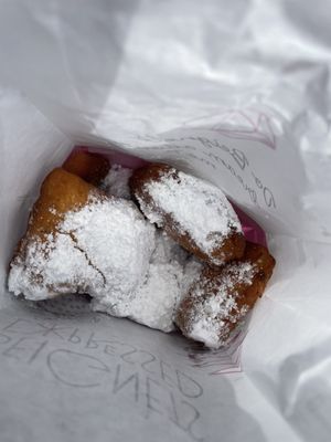 Beignets Expressed by null