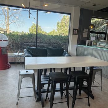 Bougie Boba Tea Bar- Greeley -  a view of the outside - Bubble Tea Near Me - Greeley, Colorado