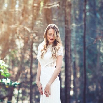 Blue Elm Photography - Bridal Portraiture - Session Photography Near Me Blue Elm Photography - Bridal Portraiture - Session Photography Near Me