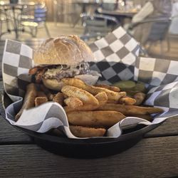 Off The Rail - Bacon Cheeseburger
