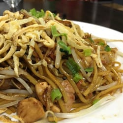 Tallarines fritos con pollo. Buenísimos!