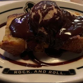 Brooklyn Bowl - Chocolate chip banana pudding with vanilla ice cream and chocolate fudge - Bowling Near Me - Brooklyn, New York