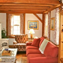 Seven Sea Street Inn - Library