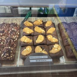 Macadamia nut brownies!! Macadamia nut brownies!!