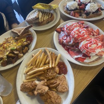 Lincoln's Landing - A truck load of food for three - Breakfast & Brunch Near Me - Swampscott, Massachusetts Lincoln's Landing - A truck load of food for three - Breakfast & Brunch Near Me - Swampscott, Massachusetts