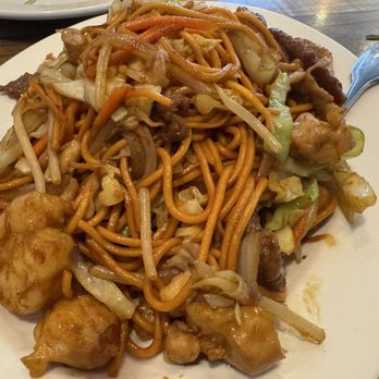 Ma's Dumpling House - 17. House Fried Noodle - Dim Sum Near Me - Anaheim, California