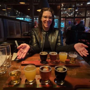Two Hound Red Brewing - Brew Flights - Brewpubs Near Me - Glen Ellyn, Illinois