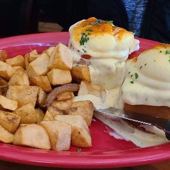 Tower Cafe - Eggs Benedict - Breakfast & Brunch Near Me - Sacramento, California