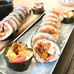 Yogi - Spicy squid rolls