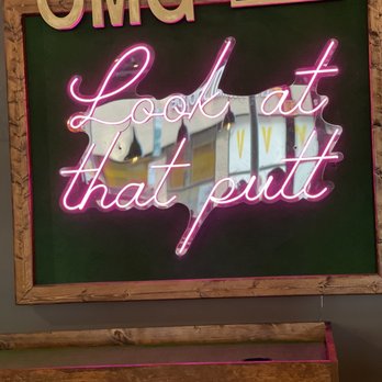 Big Mini Putt Club - Cute decor - Mini Golf Near Me - Chicago, Illinois