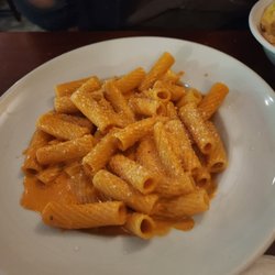 Giovanni's Pizza & Restaurant - Vodka pasta