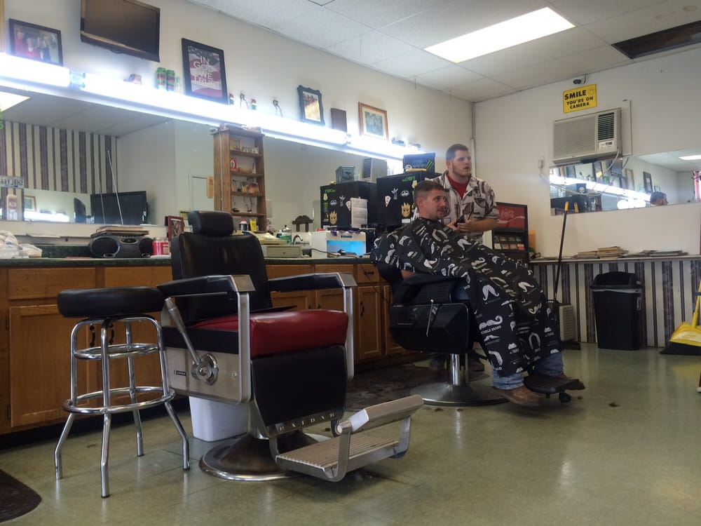 Glenn's Barber Shop Logo