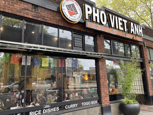 Pho Viet Anh by null