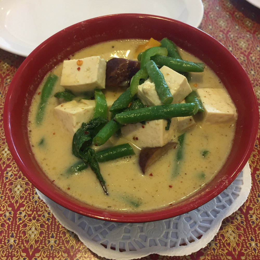 Surin Thai Eatery - Green curry with tofu - Thai Near Me - Simi Valley, California