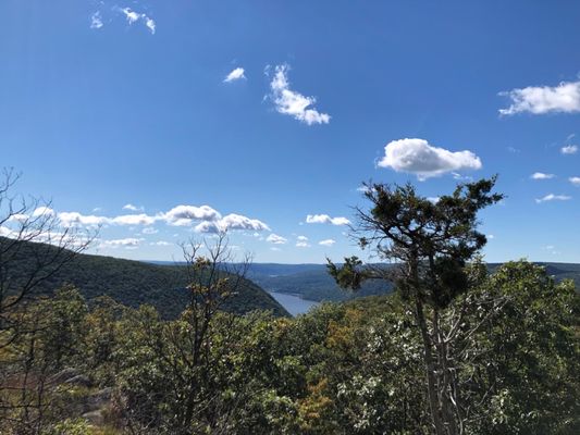 Breakneck Ridge by null