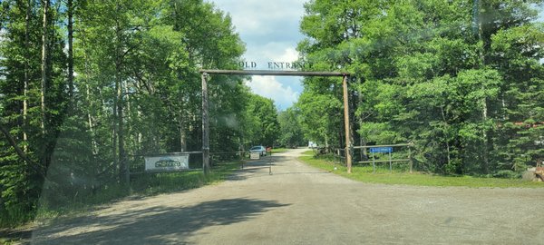 Old Entrance B 'n B Cabins & Trail Rides by null