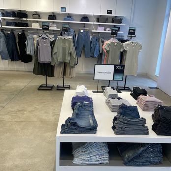 Calvin Klein - Women's shorts and fun colors. - Men's Clothing Near Me - Atlantic City, New Jersey