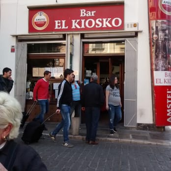 El Kiosko - Puerta a la plaza dr collado! - Spanish Near Me - Valencia, V
