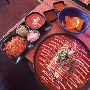 Amelias Mexican Kitchen - Chicken enchiladas - Mexican Near Me - Tucson, Arizona
