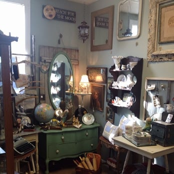 715 Vintage - Antiques Near Me - Batavia, Illinois
