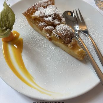 Atelier F - Aprikosen Tarte / Apricot tart - American Near Me - Hamburg, HH Atelier F - Aprikosen Tarte / Apricot tart - American Near Me - Hamburg, HH