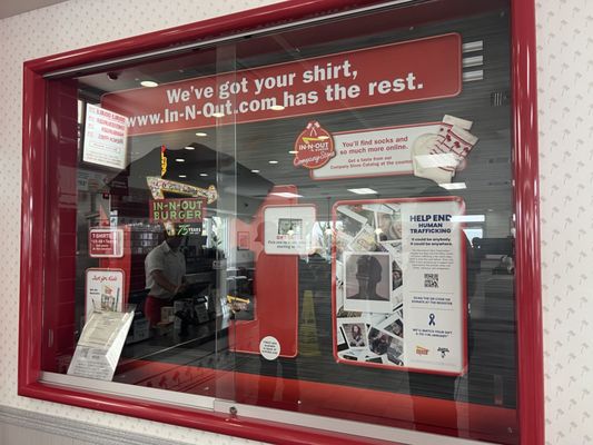 In-N-Out Burger by null
