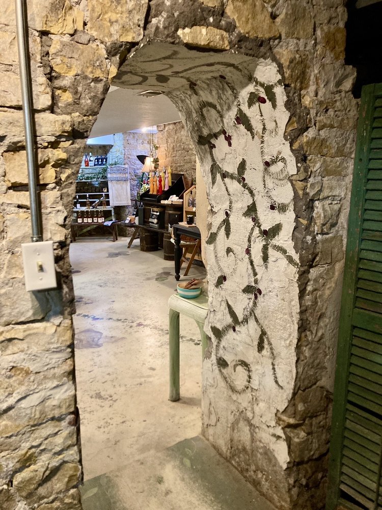 Updated September 2024 24 Photos 208 N Cody Rd, Le Claire, Iowa Gift Shops