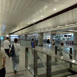 港鐵九龍站 - Concourse