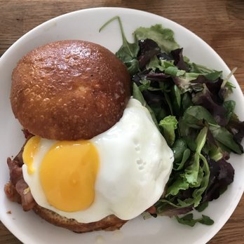Café Méricourt - Breakfast Bun - Breakfast & Brunch Near Me - Paris, 75
