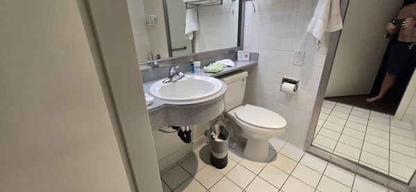 Ramada Plaza by Wyndham West Hollywood Hotel & Suites by null