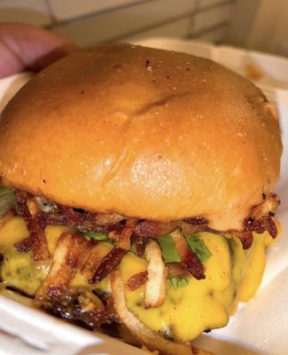 PINCHO Burgers and Kebabs by null
