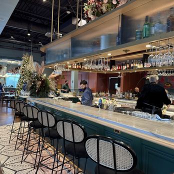 Margaux Brasserie - The bar - French Near Me - Brookfield, Wisconsin