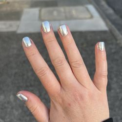 Silver chrome gel manicure