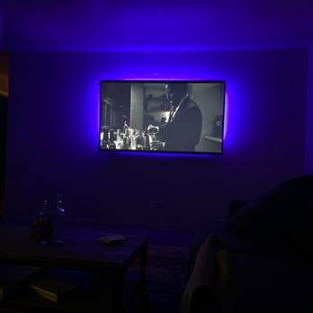 Bay Area Wall Mounts - Living room TV set up - Home Theatre Installation Near Me
