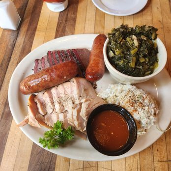 The County Line - Barbeque Near Me - San Antonio, Texas