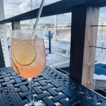 Harbour - Strawberry fields sangria - Seafood Near Me - Lewes, Delaware
