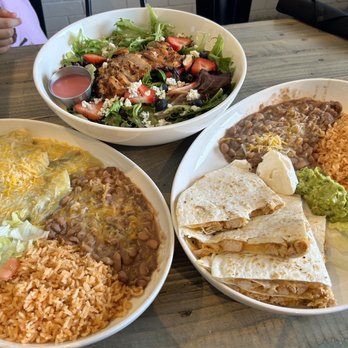 Andy's Tacos - Strawberry salad, quesadilla platter and enchilada platter. - Food Trucks Near Me - Sapulpa, Oklahoma Andy's Tacos - Strawberry salad, quesadilla platter and enchilada platter. - Food Trucks Near Me - Sapulpa, Oklahoma
