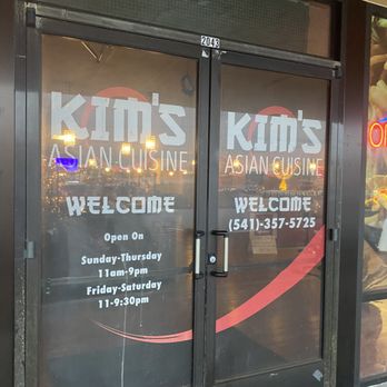Kim's Asian Cuisine - Front Entrance w Hours - Asian Fusion Near Me - Eugene, Oregon