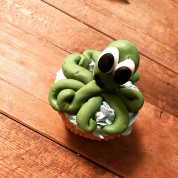 Sugar Bear Baking - Cute kids under the sea themed cupcake - Desserts Near Me Sugar Bear Baking - Cute kids under the sea themed cupcake - Desserts Near Me